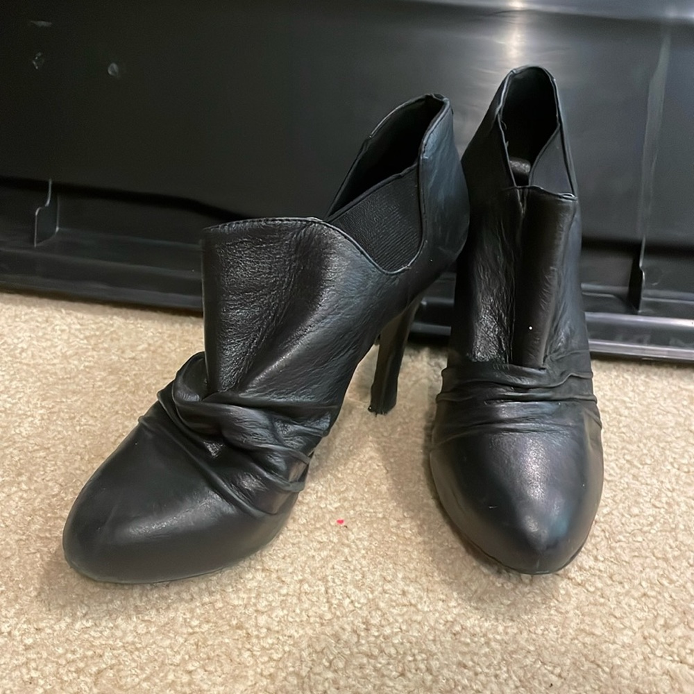 BCBG paris, Black heels